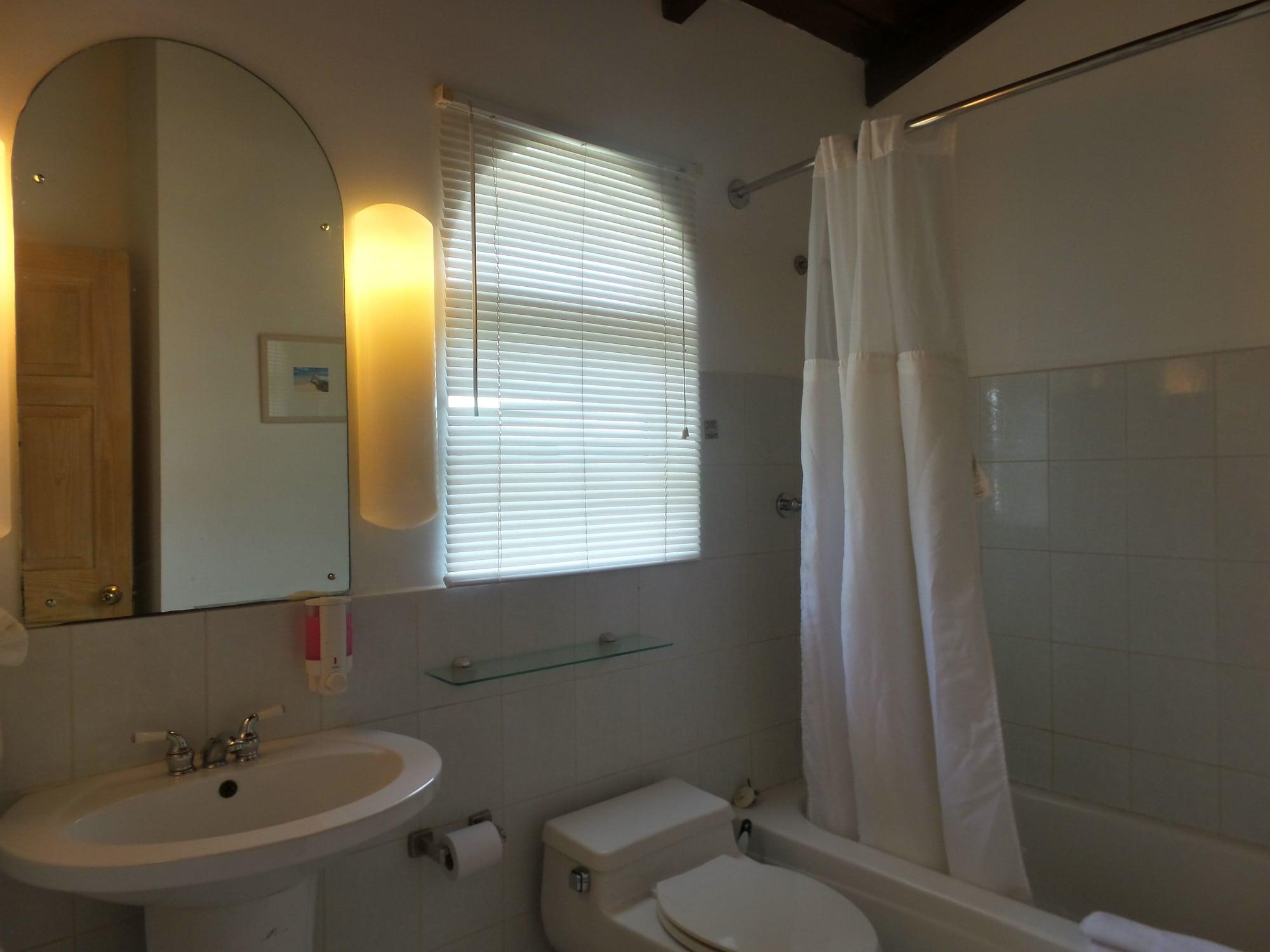 Dickenson Bay Cottages Cedar Grove ภายนอก รูปภาพ
